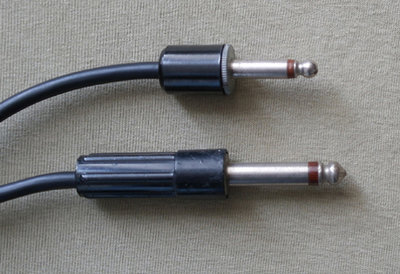 Three-sixteenths and standard quarter-inch jack plugs.JPG